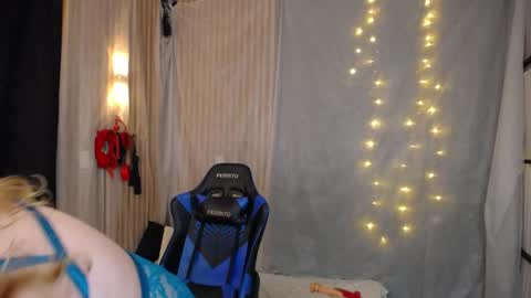 Juliana online show from January 2025 04:09:01 AM