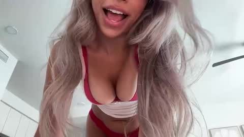 Julia Brooks online show from December 2025 07:51:02 PM