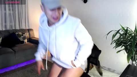 Julian online show from March 2026 03:03:02 AM