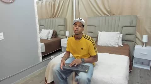 Snapshot of julian_billy chatting on February 2025 05:32:02 PM julian billy online show from February 2025 05:32:02 PM