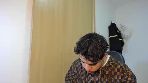 Snapshot of julian_billy chatting on November 2025 09:28:01 PM julian billy online show from November 2025 09:28:01 PM