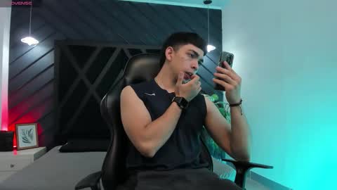 JULIAN  online show from January 2026 11:26:01 AM