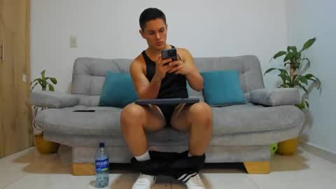 julian_wallace online show from December 2024 04:20:01 AM