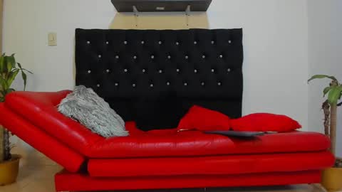 julian_wallace online show from February 2025 02:18:01 AM