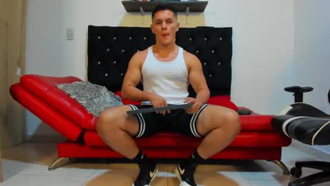 julian_wallace online show from February 2025 04:37:02 PM