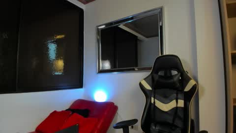 julian_wallace online show from March 2026 04:57:02 PM