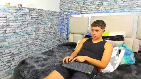 julian online show from September 2025 02:11:01 PM