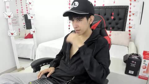 Julian online show from February 2026 08:07:02 PM