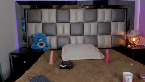 juliana_js_ online show from January 2025 08:12:01 PM