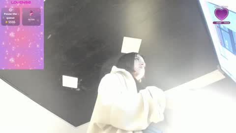 juliana_js_ online show from October 2025 11:52:02 AM