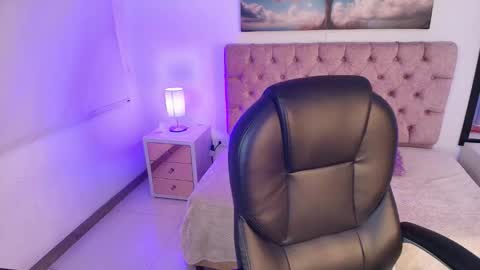 Snapshot of julianaa_castro chatting on February 2026 11:37:02 AM JULIANA CASTRO online show from February 2026 11:37:02 AM