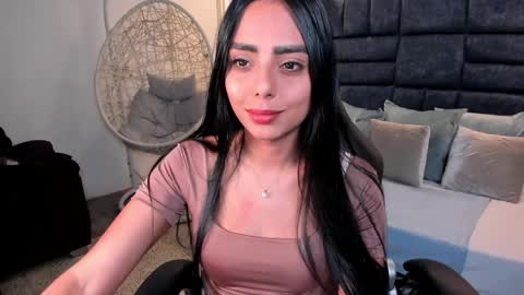 julianaclark online show from April 2026 05:58:01 PM