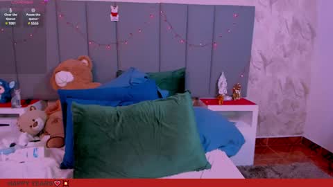 Snapshot of julianamiller chatting on January 2025 09:17:02 AM juli online show from January 2025 09:17:02 AM