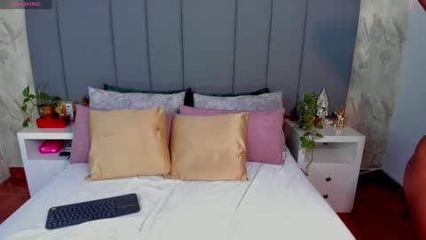 Snapshot of julianamiller chatting on October 2025 01:45:01 AM juli online show from October 2025 01:45:01 AM