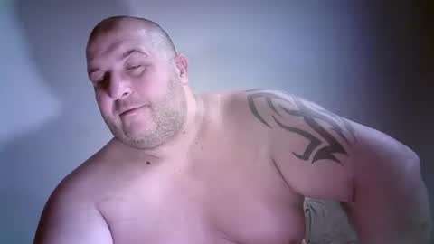 Juliano online show from November 2025 01:51:02 AM