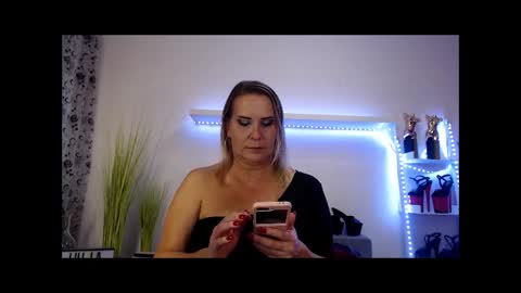 Snapshot of juliapink6 chatting on November 2025 09:20:01 PM Julia online show from November 2025 09:20:01 PM