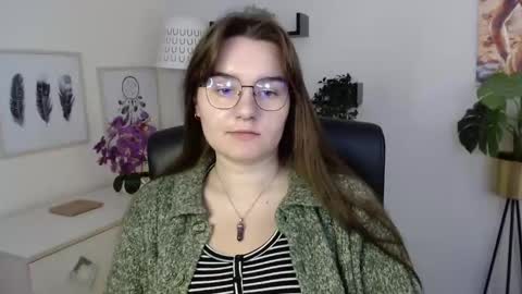 Snapshot of julie_extasy chatting on September 2025 12:38:02 PM Julie online show from September 2025 12:38:02 PM