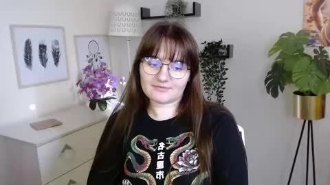 Snapshot of julie_extasy chatting on October 2025 12:27:01 PM Julie online show from October 2025 12:27:01 PM