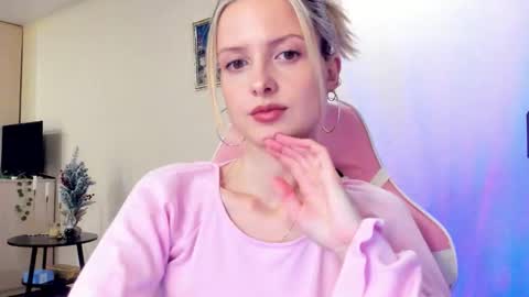 Snapshot of julie_flores chatting on November 2025 02:16:02 PM Julie online show from November 2025 02:16:02 PM