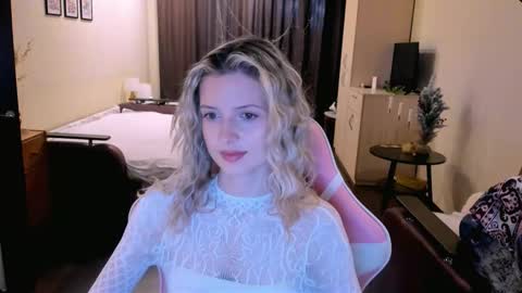 Snapshot of julie_flores chatting on November 2025 03:18:02 AM Julie online show from November 2025 03:18:02 AM