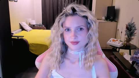 Snapshot of julie_flores chatting on November 2025 02:06:02 PM Julie online show from November 2025 02:06:02 PM