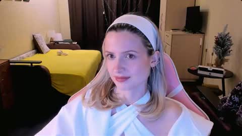 Snapshot of julie_flores chatting on November 2025 03:14:02 PM Julie online show from November 2025 03:14:02 PM