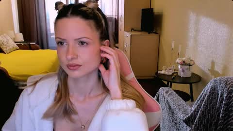 Julie online show from February 2026 04:42:01 AM