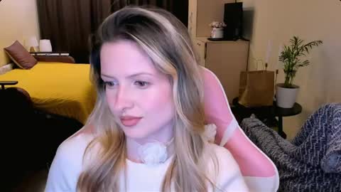 Julie online show from April 2026 04:22:02 PM