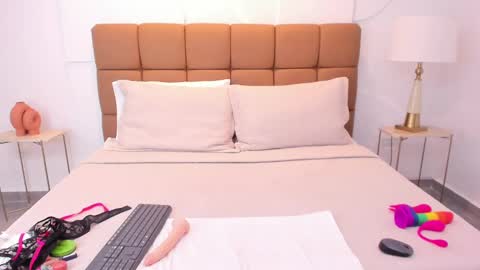 JULIE  online show from March 2025 04:16:02 AM