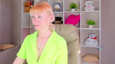 Julie Lucasss online show from March 2026 09:21:02 AM