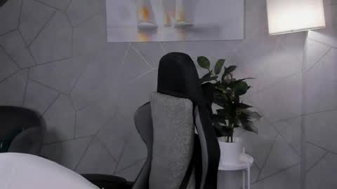Snapshot of julie_lucasss chatting on May 2026 12:28:02 AM Julie Lucasss online show from May 2026 12:28:02 AM