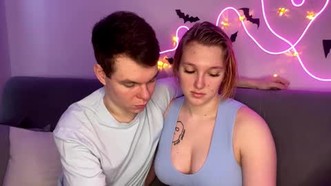 Julie and Thomas online show from October 2025 09:17:04 AM