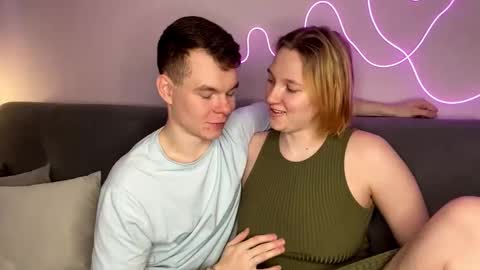 Julie and Thomas online show from November 2025 08:12:01 AM