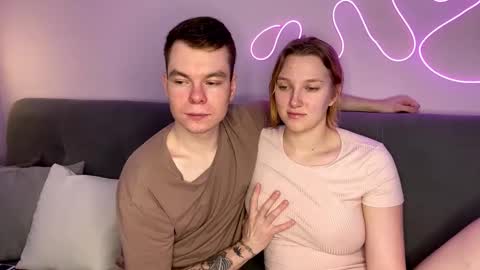 Julie and Thomas online show from November 2025 08:13:02 AM