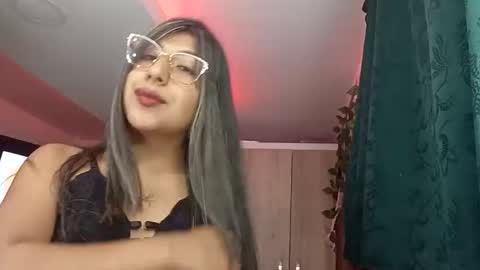 Snapshot of julieta11544 chatting on May 2026 01:45:02 AM Julieta online show from May 2026 01:45:02 AM