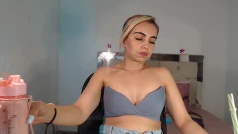julieta__fox_ online show from March 2025 05:38:02 AM