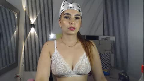 julieta__fox_ online show from September 2025 02:44:01 AM