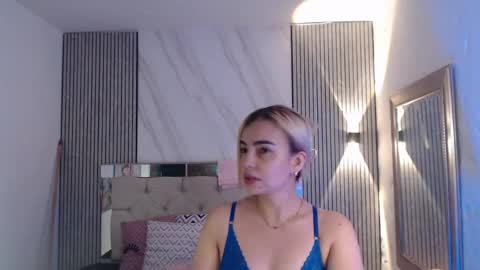 julieta__fox_ online show from May 2026 04:26:01 PM