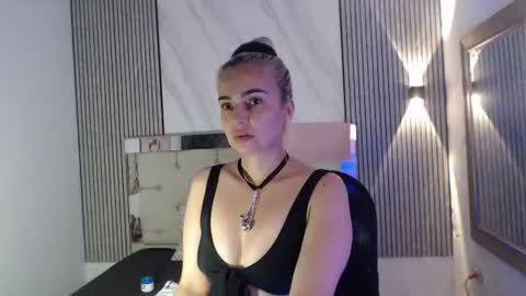 Snapshot of julieta__fox_ chatting on June 2026 07:25:02 PM julieta__fox_ online show from June 2026 07:25:02 PM