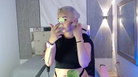 Snapshot of julieta__fox_ chatting on July 2026 07:49:02 PM julieta__fox_ online show from July 2026 07:49:02 PM