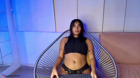 Juli online show from January 2025 10:24:01 PM