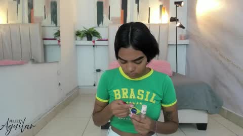 Juli online show from November 2025 08:19:02 PM