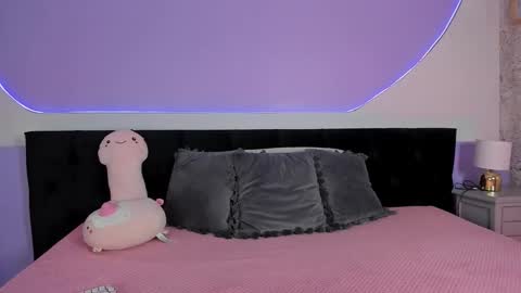 Julieta  online show from October 2025 12:09:01 PM