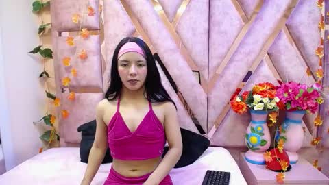 Snapshot of julieta_diamond chatting on December 2025 08:29:01 PM Julieta online show from December 2025 08:29:01 PM