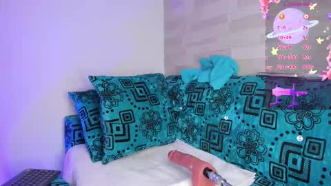 Mitchell  Independent model online show from February 2026 12:51:01 AM