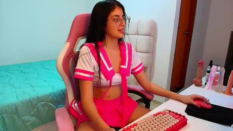 julieta_rose19 online show from November 2025 01:50:01 AM