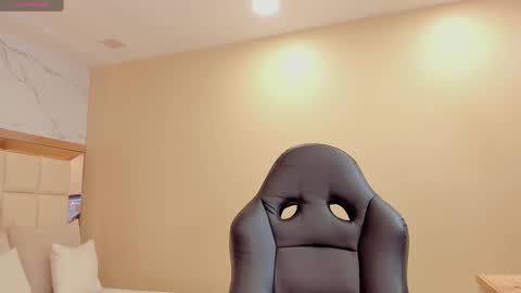     online show from October 2025 10:18:02 PM