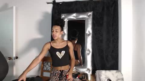 Snapshot of julieta_swet chatting on October 2025 07:29:01 AM JULIETA online show from October 2025 07:29:01 AM