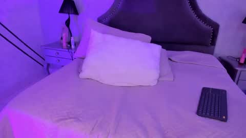 julietakane online show from December 2024 08:55:01 PM