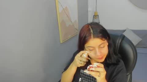 Julieth  online show from November 2025 07:51:02 PM